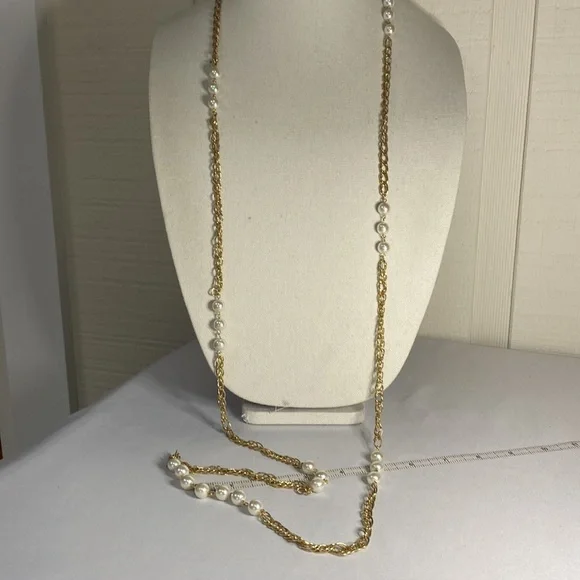 Long Goldtone chain station pearl bead necklace - Picture 7 of 8